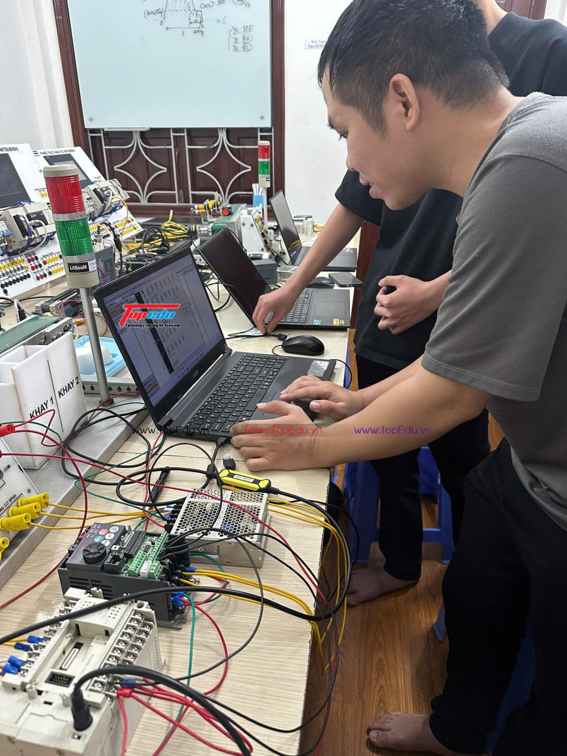 khóa học lập trình PLC ở đâu