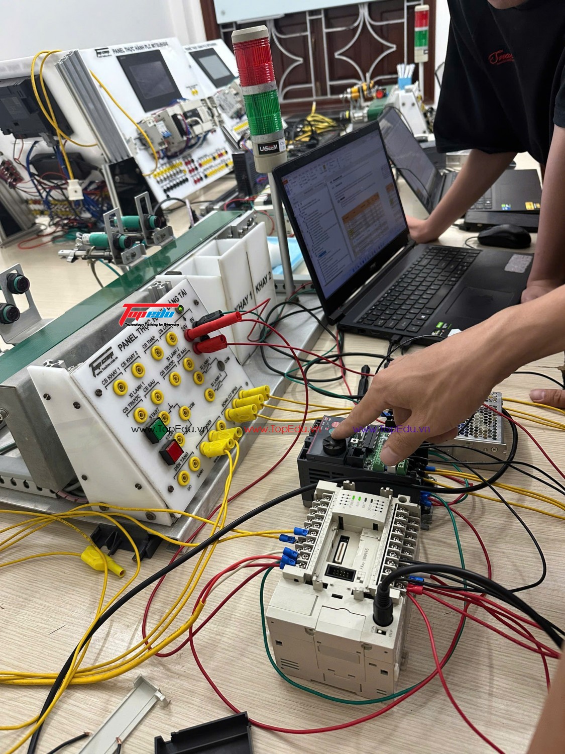 khóa học lập trình PLC ở đâu