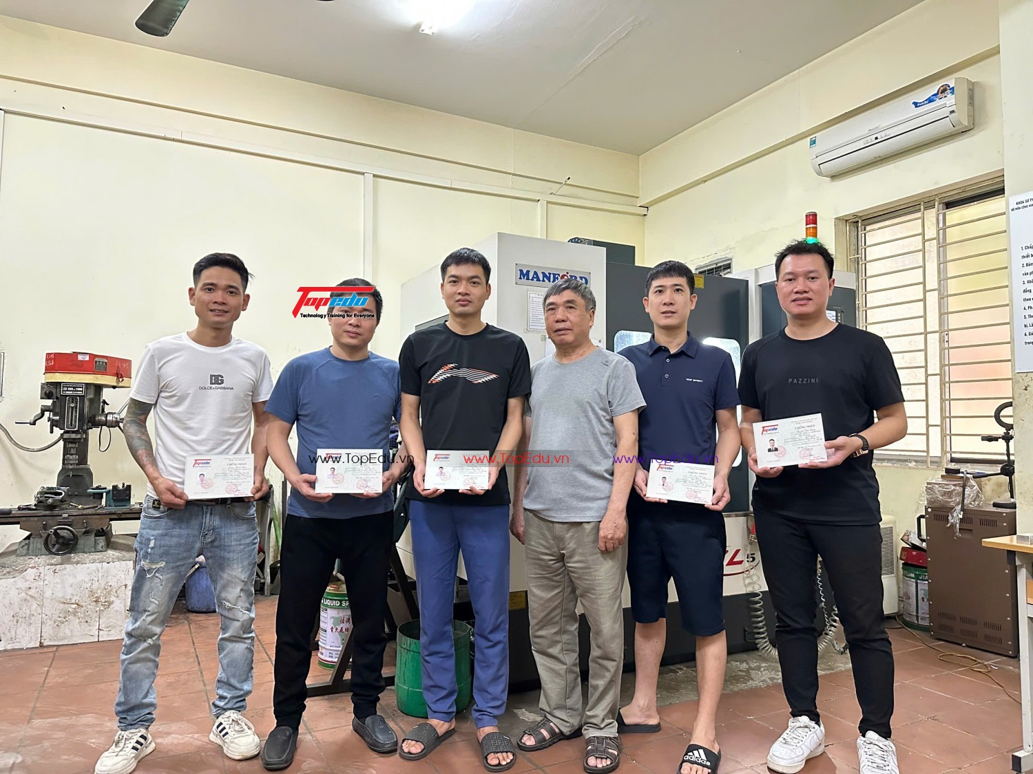 dao tao lap trinh van hanh may phay cnc